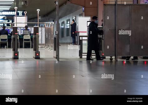 火車到武昌停留多久 火車在武昌站的停靠時間是否會因為天氣變化而有所不同?